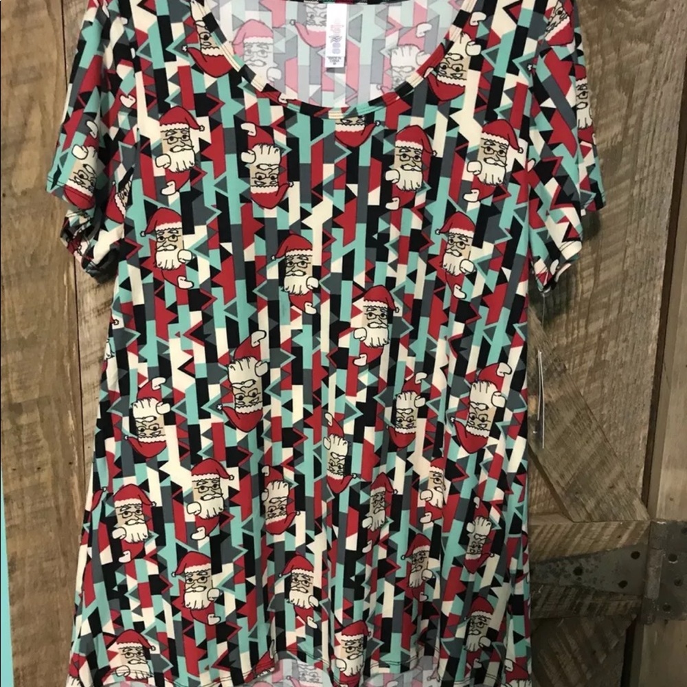 LuLaRoe Holiday 2017 Santa Classic Tee Size Medium